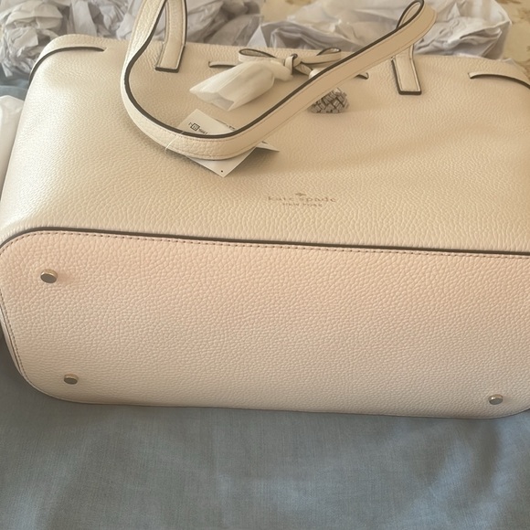 Kate Spade New York large off-white tote with zipper - Picture 8 of 12